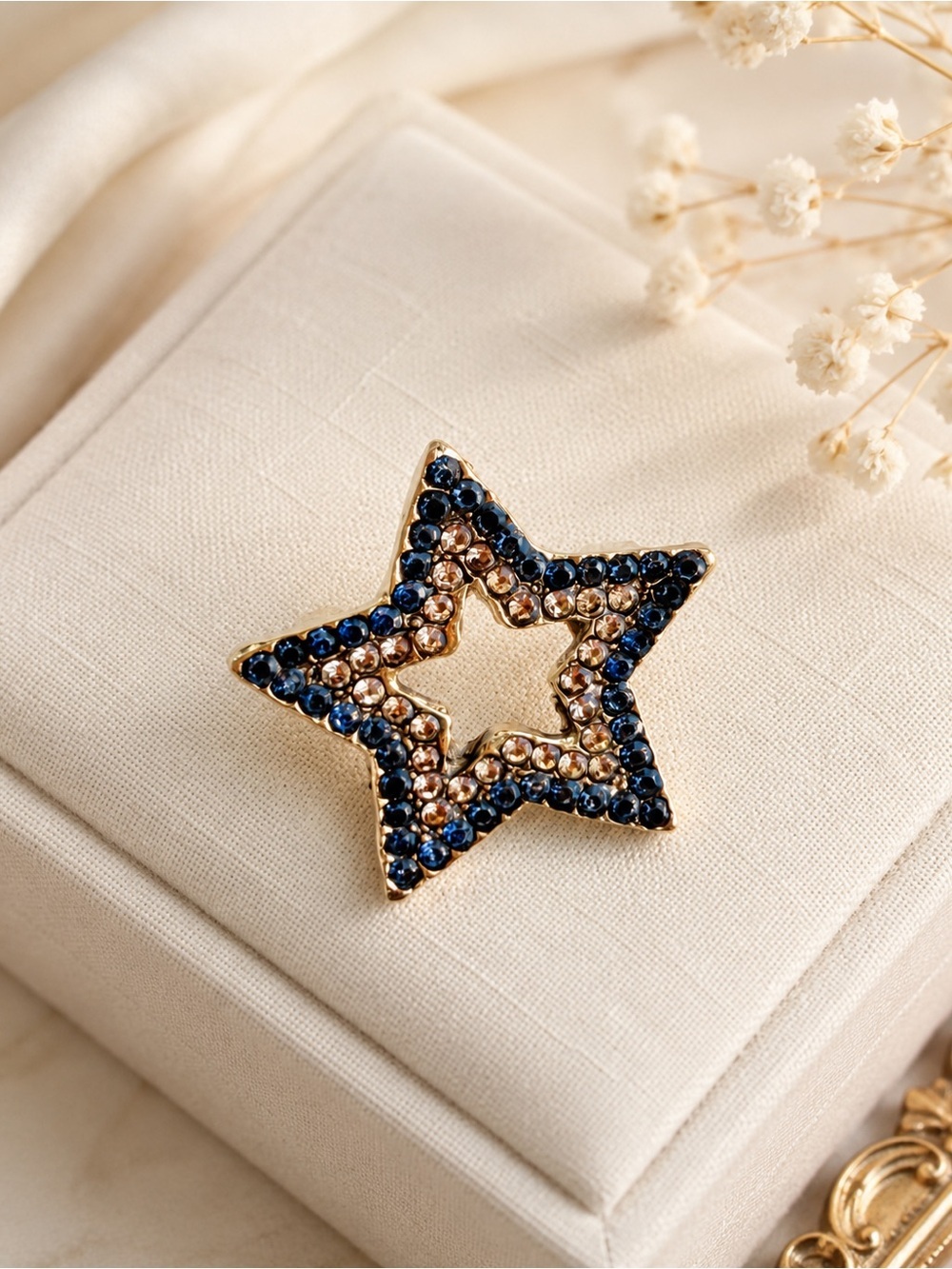 Gold Star Brooch with Blue and Champagne Crystals - Picture 4 of 6